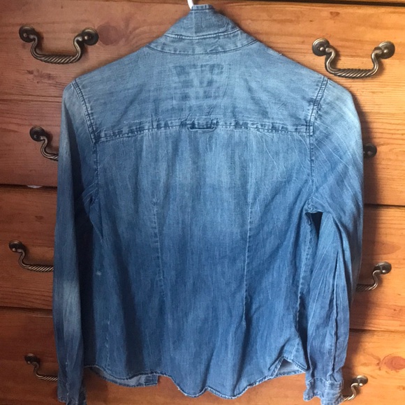 Light Jean jacket!💙 - Picture 2 of 3